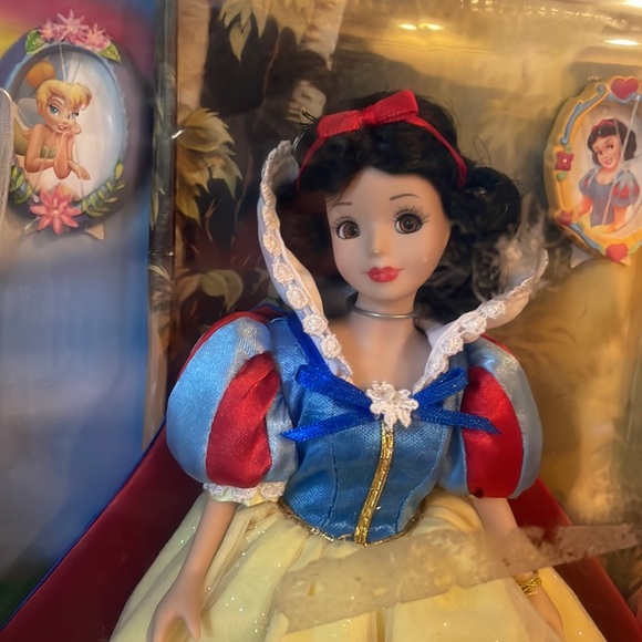 Disney- Brass Key Porcelain Doll Keepsake Tinkerbell Snow White Sleeping Beauty - Picture 4 of 12